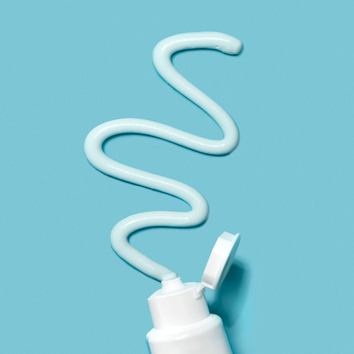 Glister Toothpaste Texture & Color