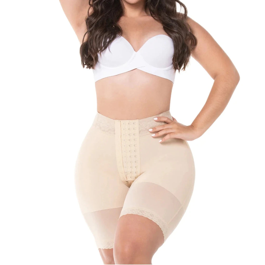 HOURGLASS TYPE SHORTS WITH FASTENING STA00428